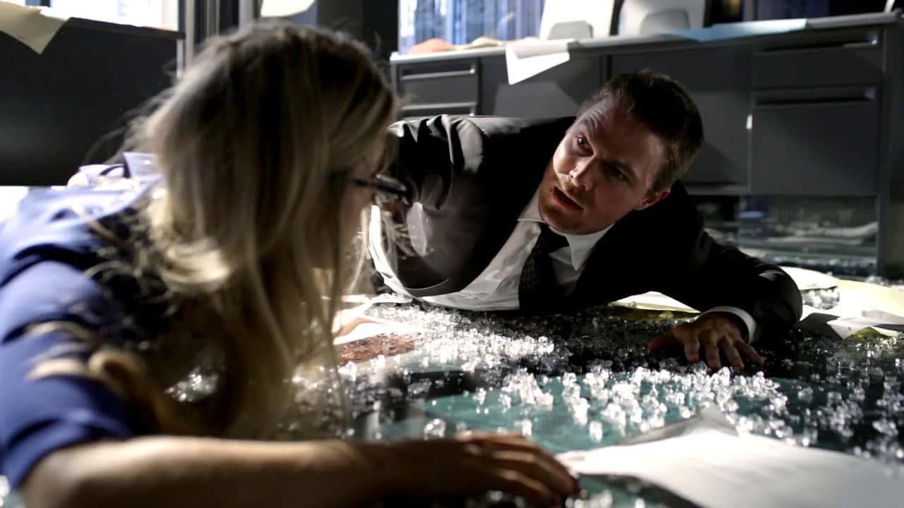 Arrow 2. Sezon 1. Bölüm kapak