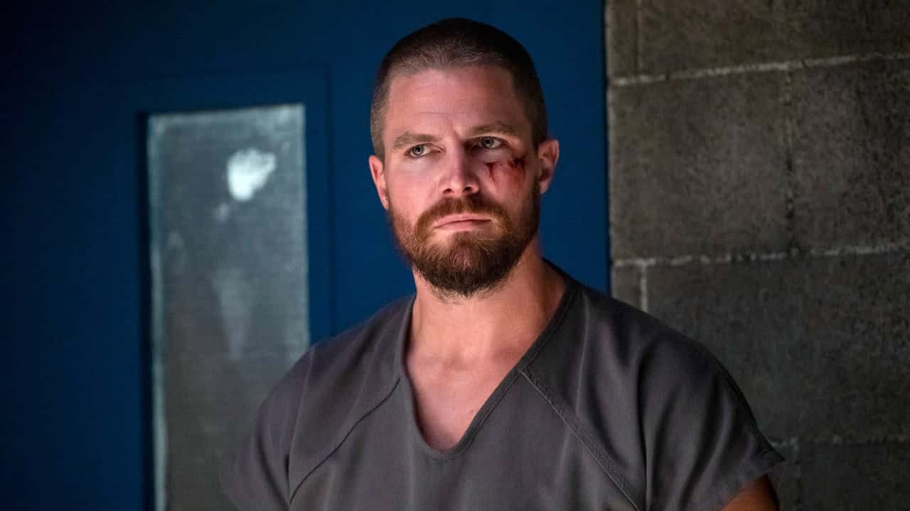 Arrow 7. Sezon 1. Bölüm kapak