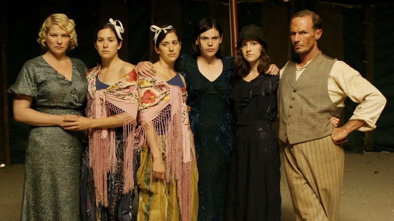 Karnaval 1. Sezon 6. Bölüm kapak