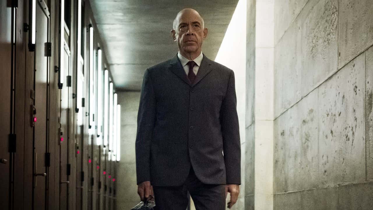 Counterpart 1. Sezon 8. Bölüm kapak