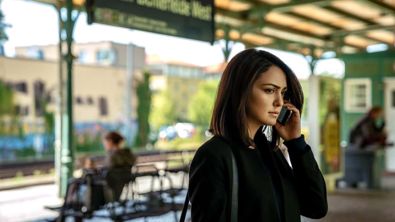 Counterpart 2. Sezon 7. Bölüm kapak