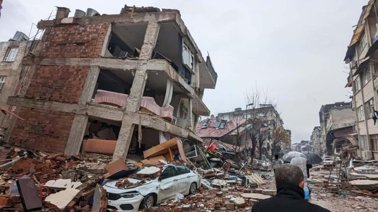Earthstorm 1. Sezon 3. Bölüm kapak
