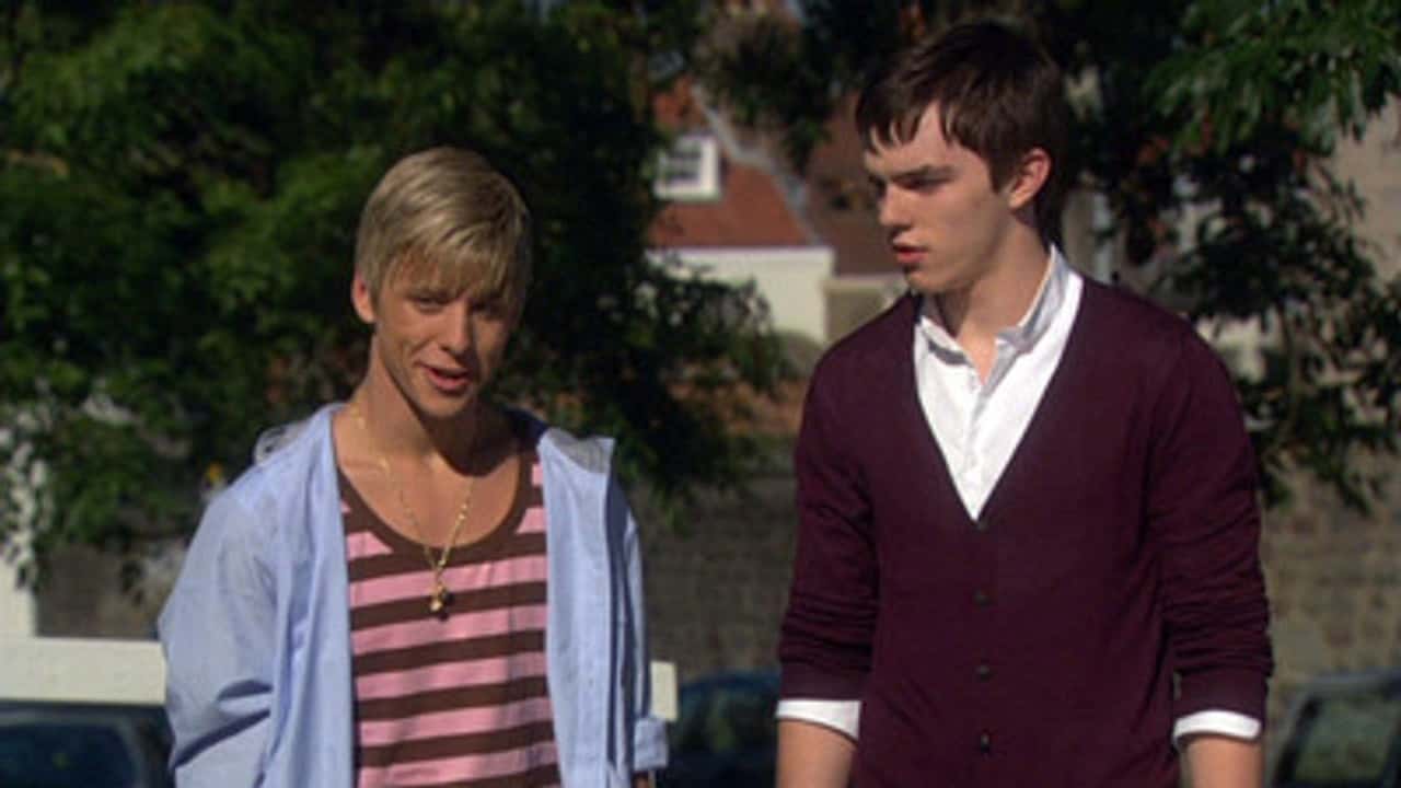 Skins 2. Sezon 1. Bölüm kapak