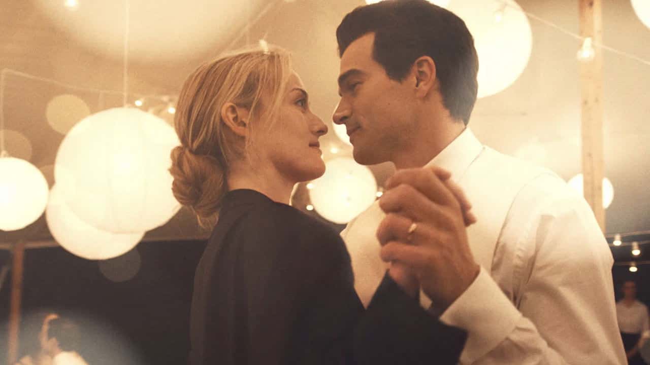 Love Story: John F. Kennedy Jr. & Carolyn Bessette 1. Sezon 4. Bölüm kapak
