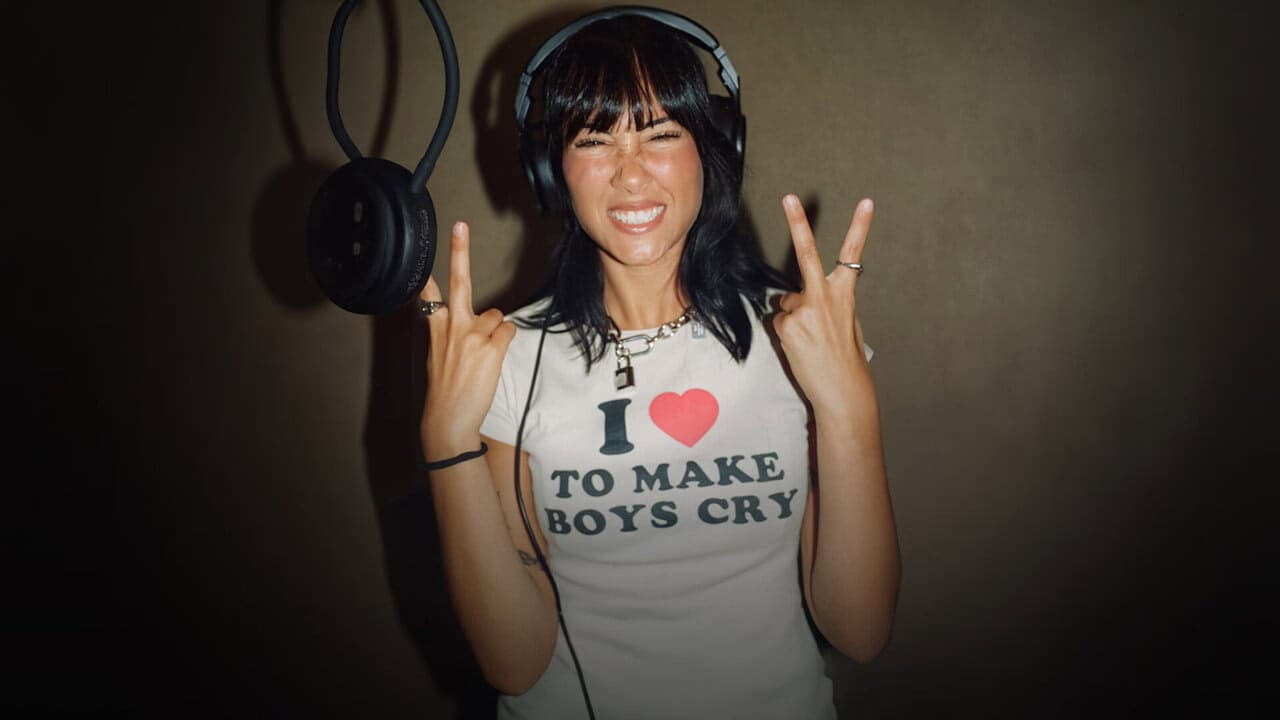 Aitana: Metamorphosis arka plan