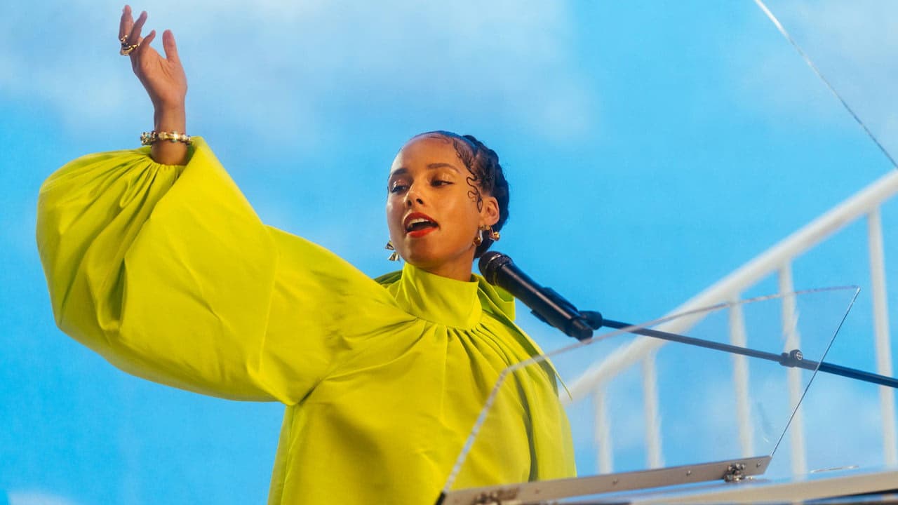 Noted: Alicia Keys the Untold Stories arka plan
