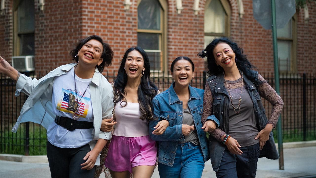 Ratu Ratu Queens: The Series arka plan