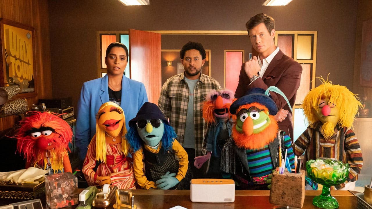 The Muppets Mayhem arka plan