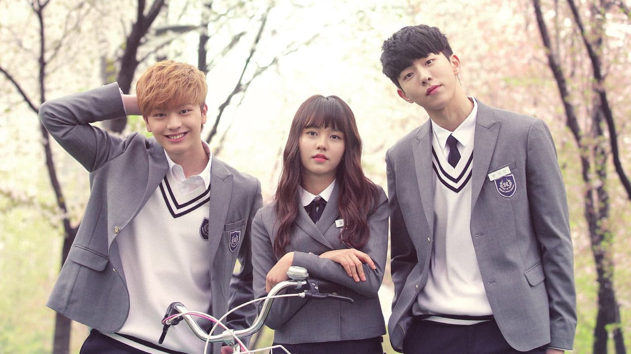 Who Are You: School 2015 arka plan