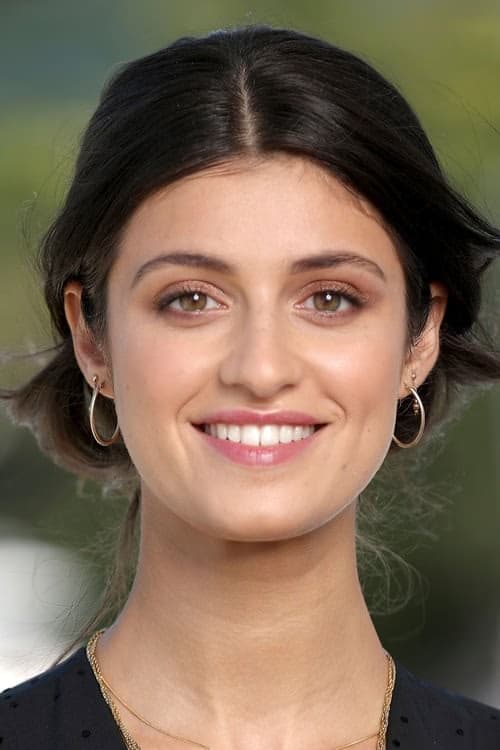 Anya Chalotra filmleri