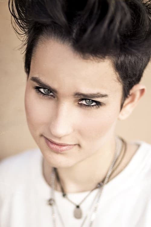 Bex Taylor-Klaus filmleri
