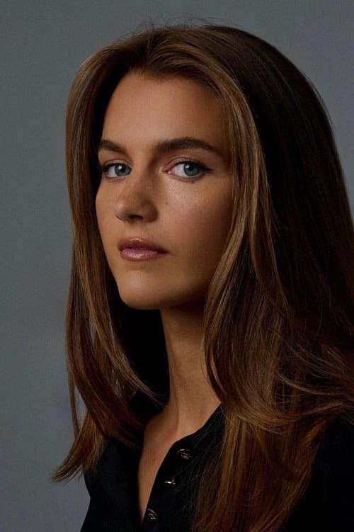Chloe East filmleri