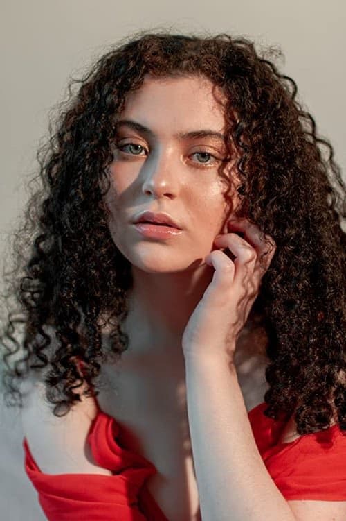 Lilla Crawford filmleri