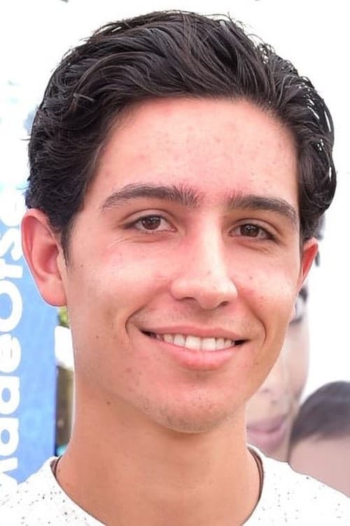 Lorenzo James Henrie filmleri