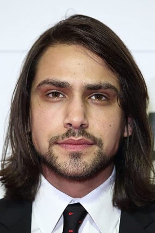 Luke Pasqualino filmleri