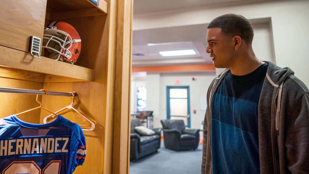 American Sports Story: Aaron Hernandez 1. Sezon 1. Bölüm kapak