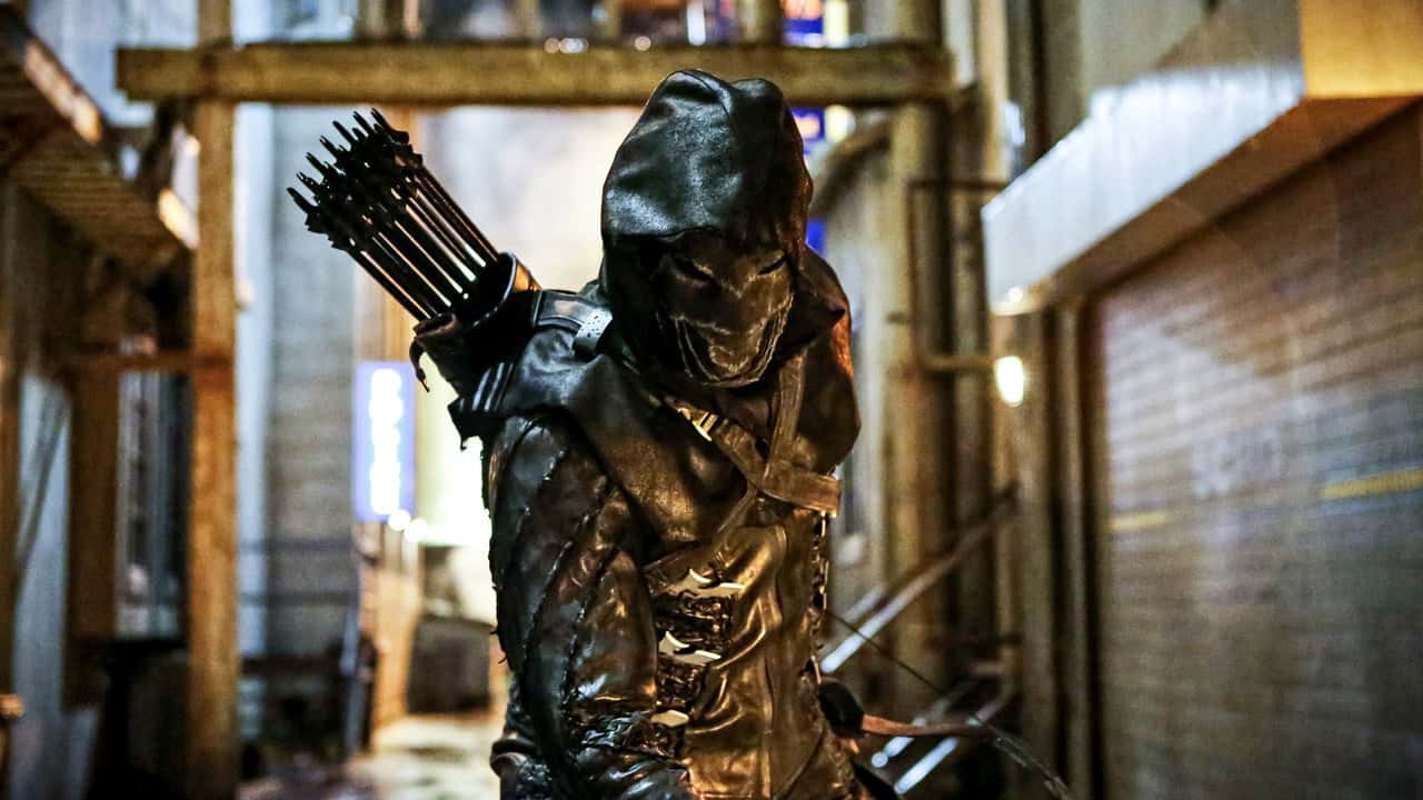 Arrow 5. Sezon 1. Bölüm kapak