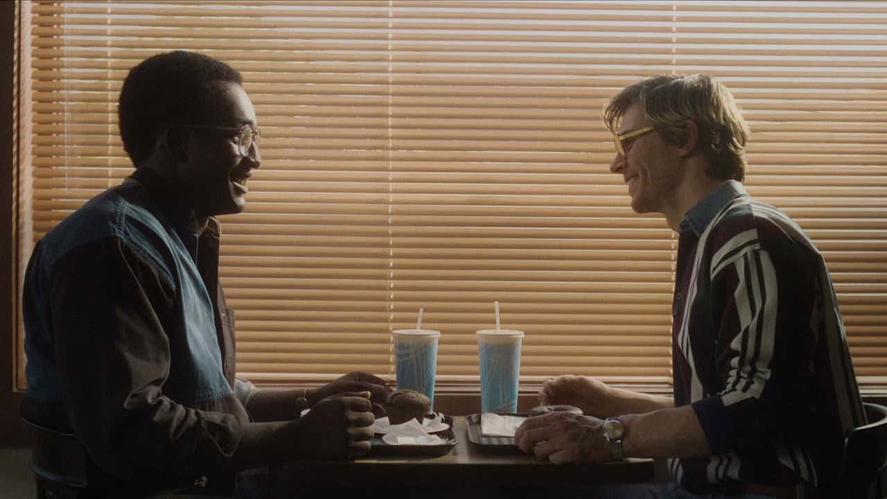DAHMER - Canavar: Jeffrey Dahmer’ın Hikâyesi 1. Sezon 6. Bölüm kapak