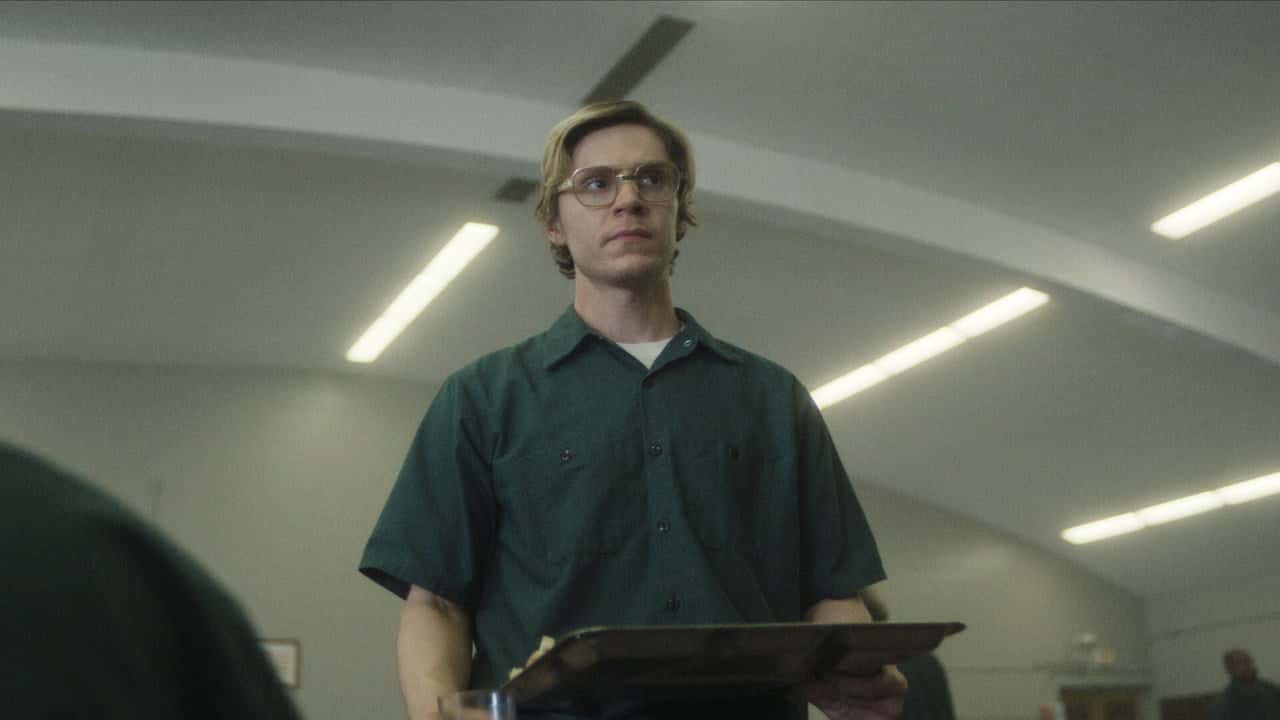 DAHMER - Canavar: Jeffrey Dahmer’ın Hikâyesi 1. Sezon 9. Bölüm kapak