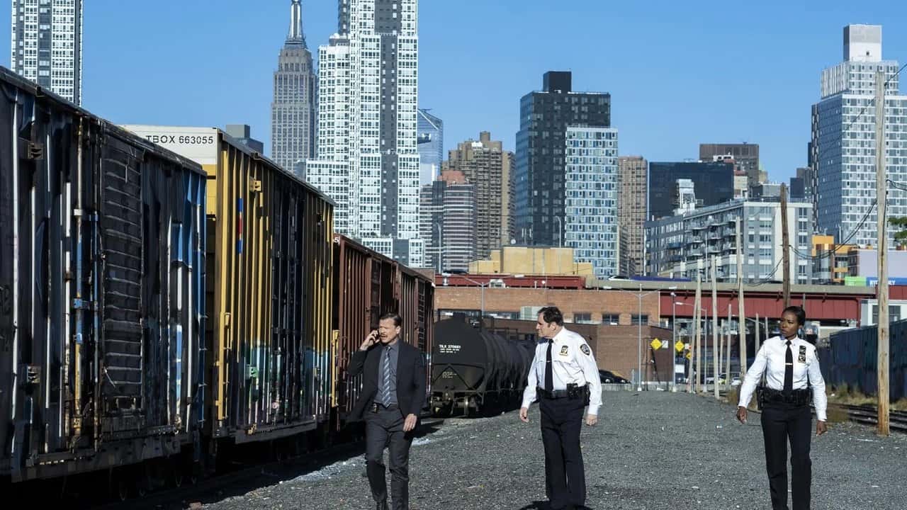 East New York 1. Sezon 6. Bölüm kapak