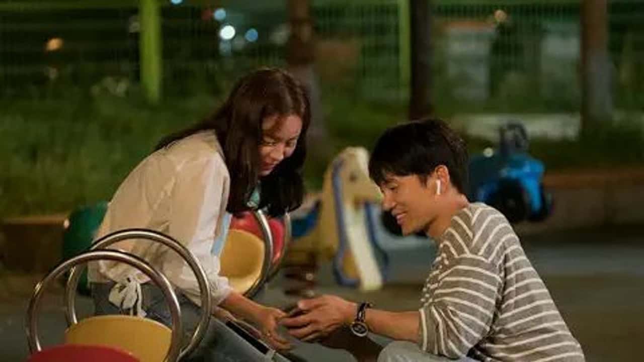 Familiar Wife 1. Sezon 10. Bölüm kapak