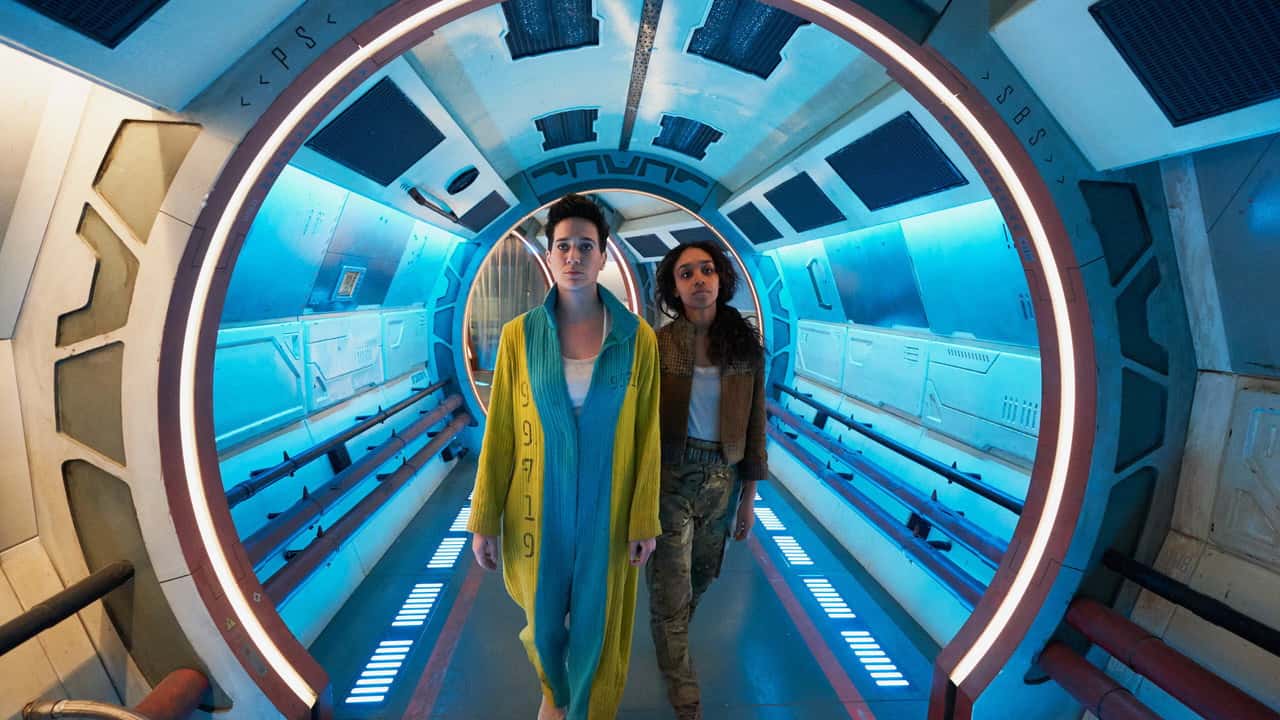 Intergalactic 1. Sezon 3. Bölüm kapak