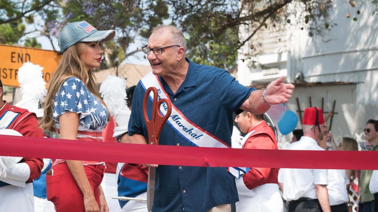 Modern Family 10. Sezon 1. Bölüm kapak