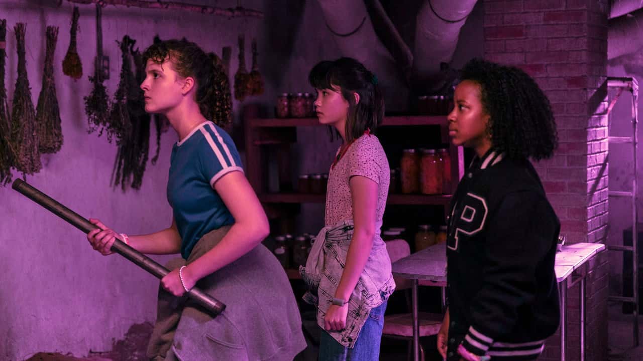 Paper Girls 1. Sezon 7. Bölüm kapak