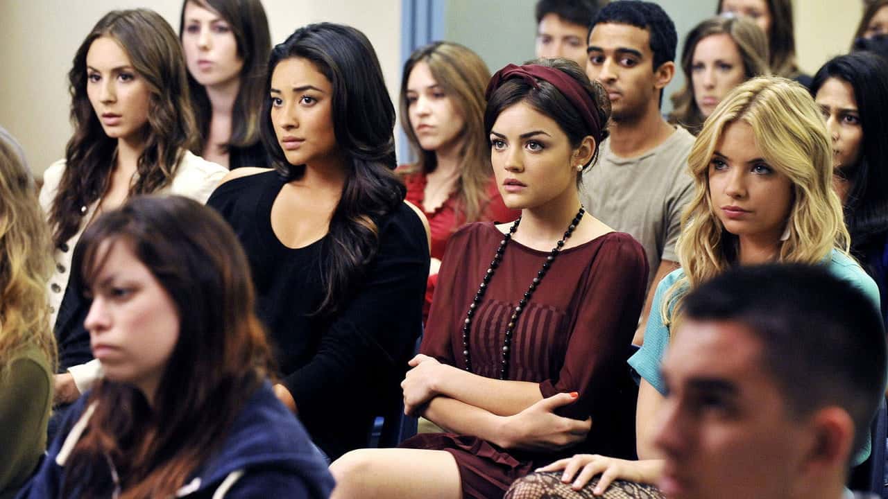 Pretty Little Liars 2. Sezon 11. Bölüm kapak