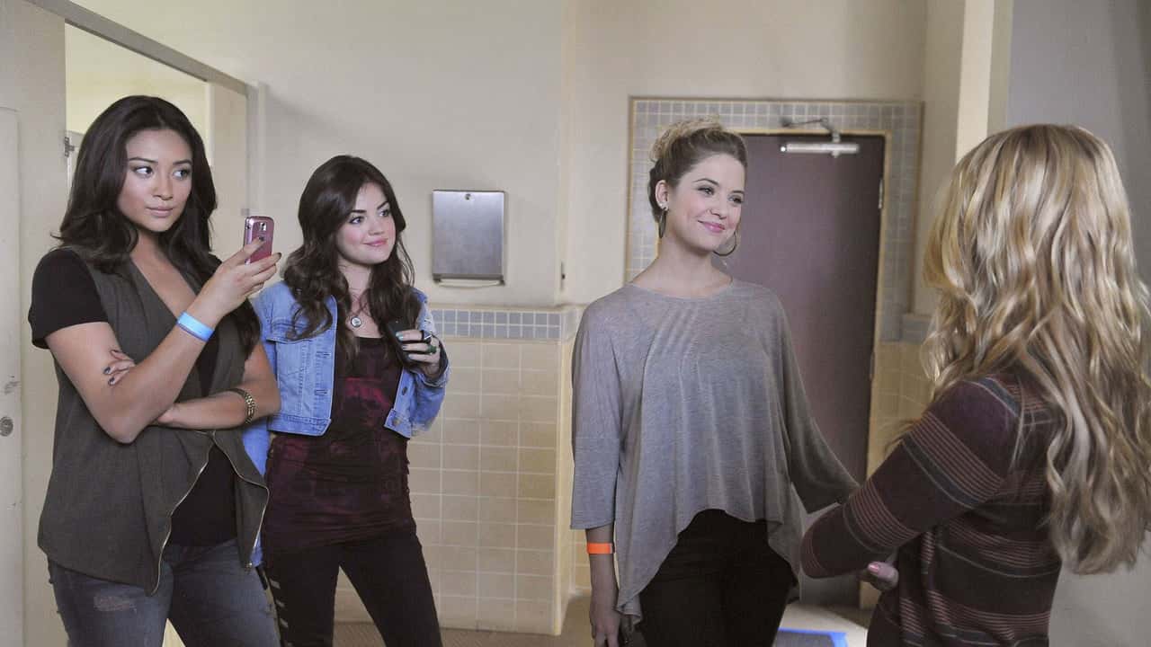Pretty Little Liars 2. Sezon 19. Bölüm kapak