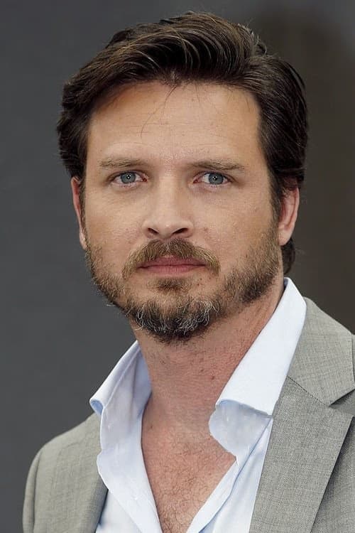 Aden Young filmleri