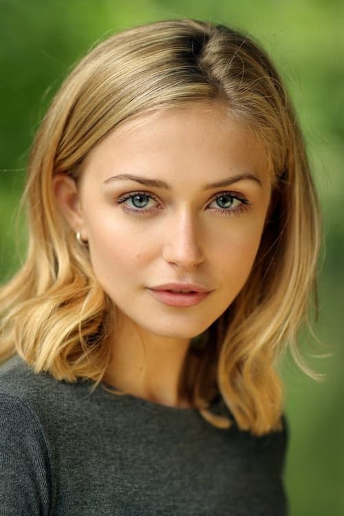 Sophie Simnett filmleri